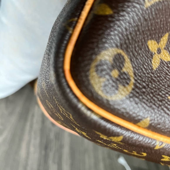 Authentic Louis Vuitton Keepall 45 - Picture 4 of 15